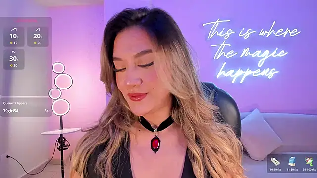 Snapshot of RebeccaHudson chatting on October 25, 2025, 7:36 pm RebeccaHudson online show from October 25, 2025, 7:36 pm