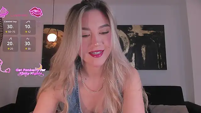 RebeccaHudson online show from February 15, 2026, 6:29 pm