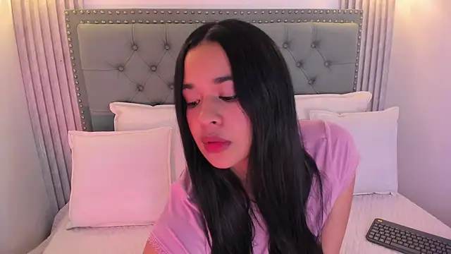 Snapshot of Aitana98_ chatting on March 22, 2025, 1:54 am Aitana98 online show from March 22, 2025, 1:54 am