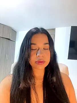 Snapshot of Aitana98_ chatting on October 5, 2025, 2:24 am Aitana98 online show from October 5, 2025, 2:24 am