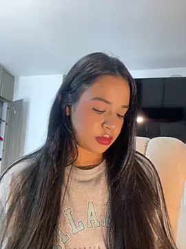 Snapshot of Aitana98_ chatting on September 14, 2025, 2:23 am Aitana98 online show from September 14, 2025, 2:23 am