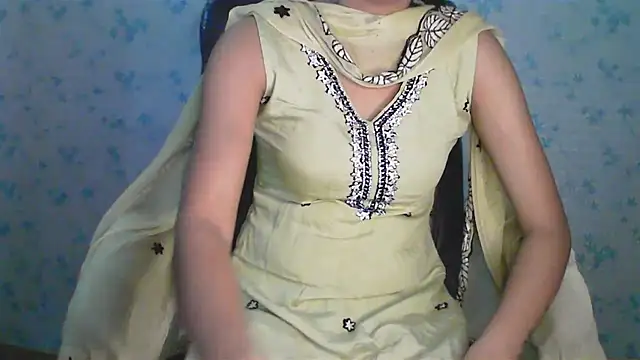 collage hoty online show from June 21, 2026, 4:18 am