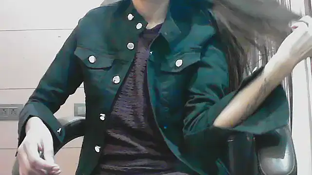 collage hoty online show from November 7, 2025, 4:44 pm