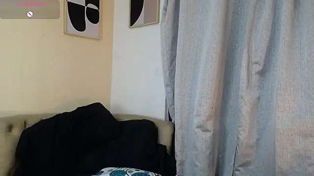 camilawm19 online show from January 10, 2026, 3:57 am