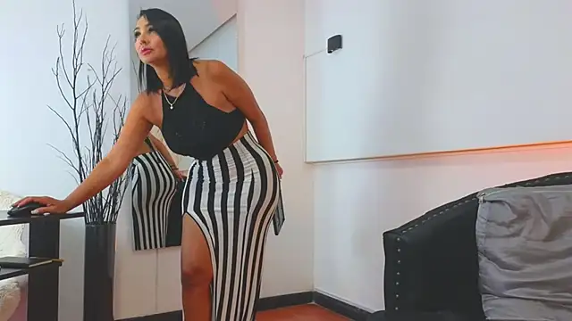 Snapshot of almaa_18 chatting on November 15, 2025, 3:43 am almaa 18 online show from November 15, 2025, 3:43 am