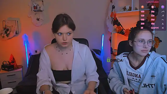 nikole kitt online show from October 29, 2025, 8:30 pm