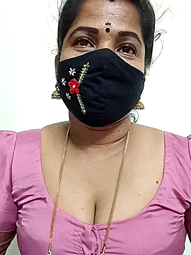 gaurika18 online show from May 8, 2026, 7:28 pm