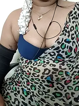 gaurika18 online show from December 1, 2025, 3:24 pm