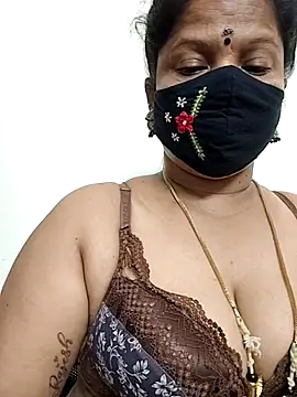 gaurika18 online show from May 14, 2026, 11:35 pm