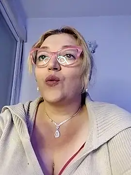 Naty Mature  online show from October 29, 2025, 5:23 pm