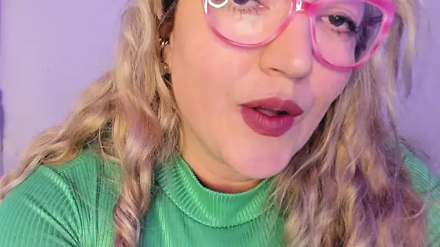 Naty Mature  online show from November 10, 2025, 4:56 pm