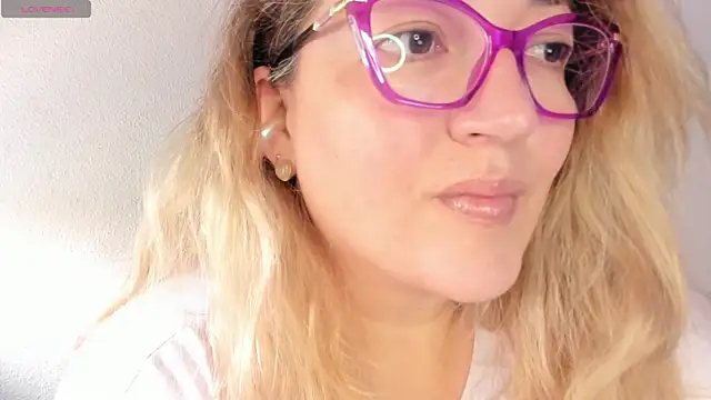 Snapshot of Naty_Mature_ chatting on May 10, 2026, 5:37 pm Naty Mature online show from May 10, 2026, 5:37 pm