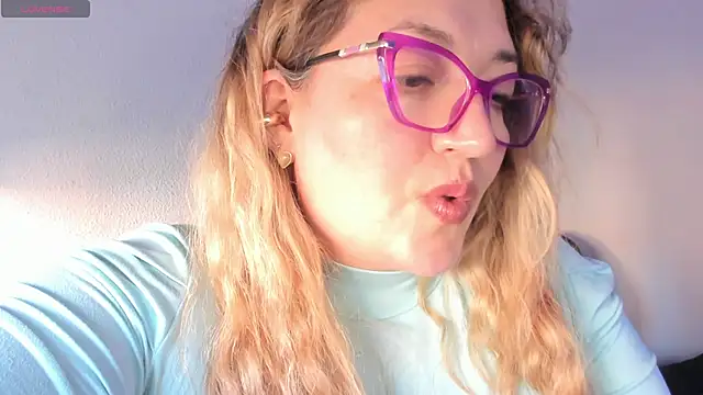 Snapshot of Naty_Mature_ chatting on May 11, 2026, 5:54 pm Naty Mature online show from May 11, 2026, 5:54 pm