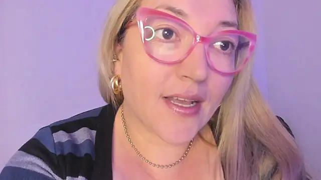 Naty Mature  online show from November 14, 2025, 5:38 pm