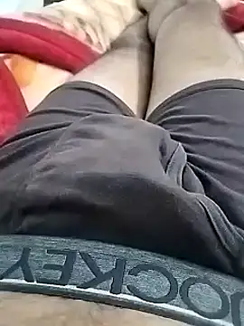 Snapshot of luckylads0037 chatting on March 19, 2025, 5:50 pm luckylads0037 online show from March 19, 2025, 5:50 pm