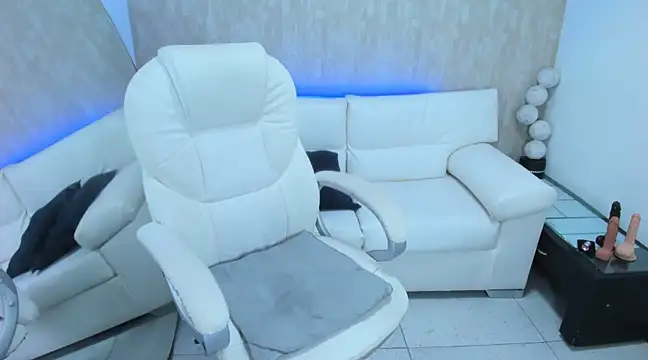 meggan 77 online show from February 27, 2025, 4:02 am