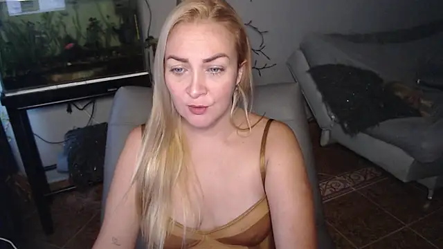 Snapshot of karen_mature69 chatting on March 12, 2025, 11:32 am karen mature69 online show from March 12, 2025, 11:32 am