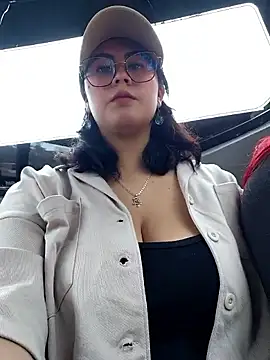 lara moon25 online show from January 10, 2026, 6:36 pm