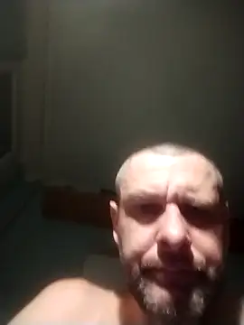 Snapshot of Andrzej-M chatting on May 9, 2026, 9:18 pm Andrzej-M online show from May 9, 2026, 9:18 pm