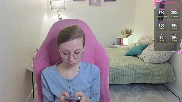 Lill Mary online show from October 20, 2025, 2:24 am