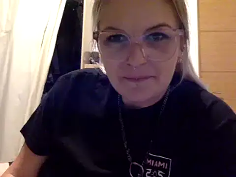 vanillesoumise online show from September 14, 2025, 7:14 pm