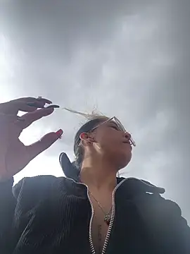 baby lizy online show from November 14, 2025, 7:50 pm