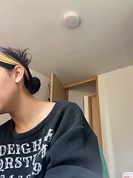 baby lizy online show from October 16, 2025, 7:11 pm