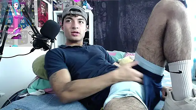 dylan fun18 online show from December 14, 2025, 6:57 pm