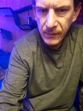 Snapshot of froggymclovin222 chatting on November 28, 2025, 8:14 am froggymclovin222 online show from November 28, 2025, 8:14 am