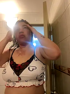 WhiteWomen online show from September 10, 2025, 10:58 am