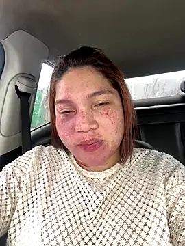 WhiteWomen online show from September 24, 2025, 2:45 pm