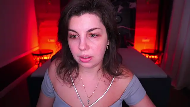 MirandaWong online show from October 17, 2025, 5:44 am