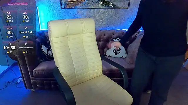 MirandaWong online show from February 7, 2025, 6:56 pm