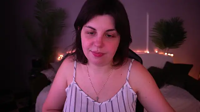 MirandaWong online show from April 9, 2026, 6:19 am