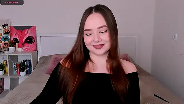 Snapshot of LittleKiitten chatting on March 8, 2026, 1:36 pm LittleKiitten online show from March 8, 2026, 1:36 pm