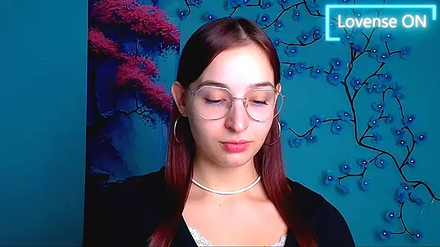 Snapshot of Jessie_Kisss chatting on October 10, 2025, 12:28 pm Jessie Kisss online show from October 10, 2025, 12:28 pm