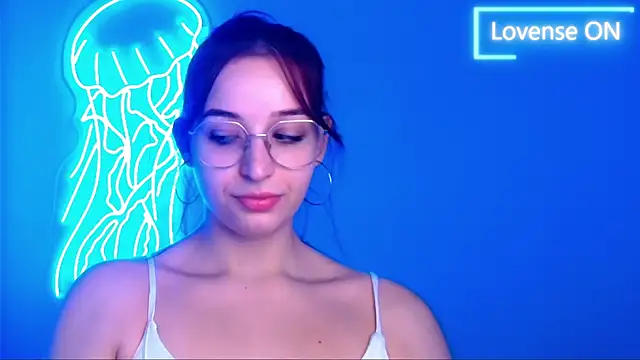 Snapshot of Jessie_Kisss chatting on September 15, 2025, 6:03 am Jessie Kisss online show from September 15, 2025, 6:03 am