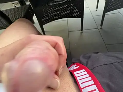 Snapshot of derderdockhat chatting on April 16, 2026, 5:03 pm derderdockhat online show from April 16, 2026, 5:03 pm