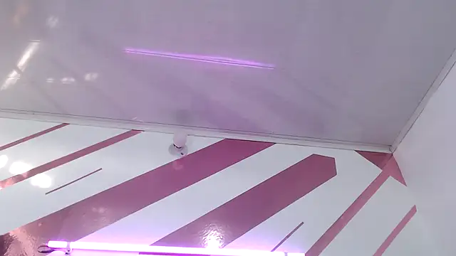 Kitten Hot  online show from February 4, 2026, 10:16 pm