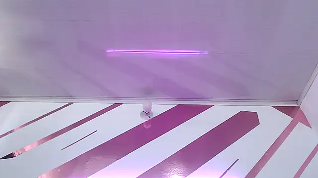 Kitten Hot  online show from February 28, 2026, 2:39 pm