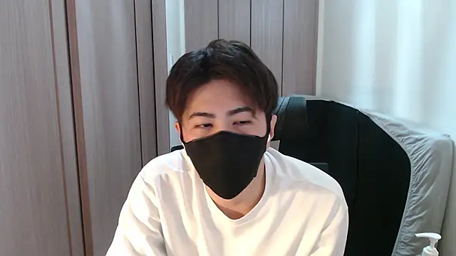 Snapshot of ryota_kkk chatting on January 21, 2025, 2:15 pm ryota kkk online show from January 21, 2025, 2:15 pm