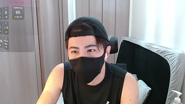 Snapshot of ryota_kkk chatting on February 10, 2025, 12:39 pm ryota kkk online show from February 10, 2025, 12:39 pm