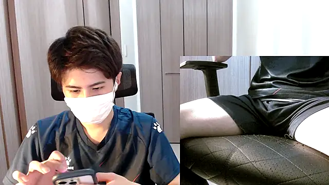 Snapshot of ryota_kkk chatting on October 24, 2025, 2:16 pm ryota kkk online show from October 24, 2025, 2:16 pm