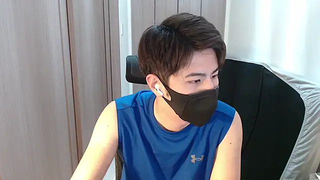 Snapshot of ryota_kkk chatting on February 19, 2025, 12:22 pm ryota kkk online show from February 19, 2025, 12:22 pm