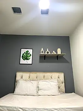 Soe Lara online show from November 17, 2025, 11:25 am