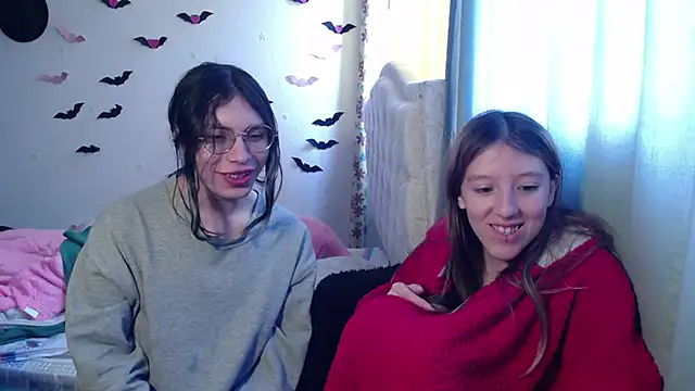 Snapshot of BRIAR_AND_BLAIR chatting on October 3, 2025, 2:18 pm BRIAR AND BLAIR online show from October 3, 2025, 2:18 pm