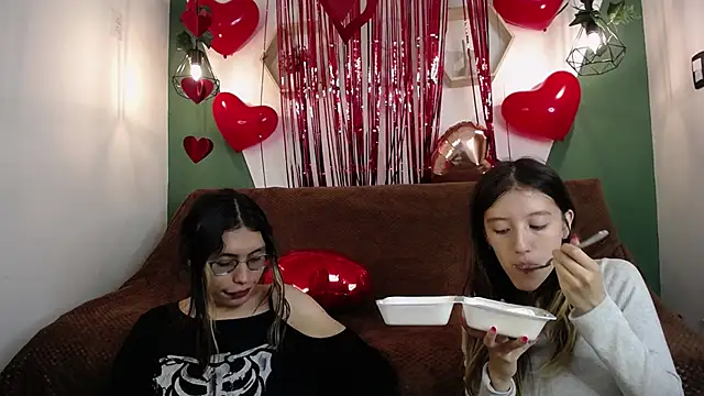 Snapshot of BRIAR_AND_BLAIR chatting on February 17, 2025, 2:17 pm BRIAR AND BLAIR online show from February 17, 2025, 2:17 pm