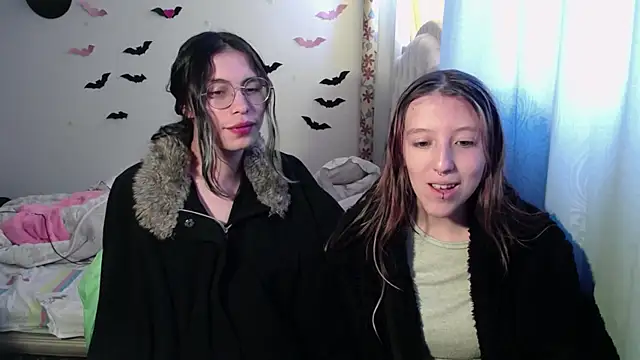 Snapshot of BRIAR_AND_BLAIR chatting on September 25, 2025, 3:51 pm BRIAR AND BLAIR online show from September 25, 2025, 3:51 pm