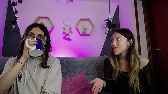 Snapshot of BRIAR_AND_BLAIR chatting on February 10, 2025, 2:16 pm BRIAR AND BLAIR online show from February 10, 2025, 2:16 pm