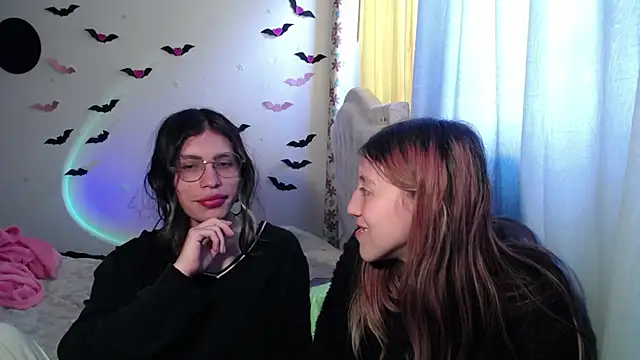 Snapshot of BRIAR_AND_BLAIR chatting on October 7, 2025, 3:13 pm BRIAR AND BLAIR online show from October 7, 2025, 3:13 pm